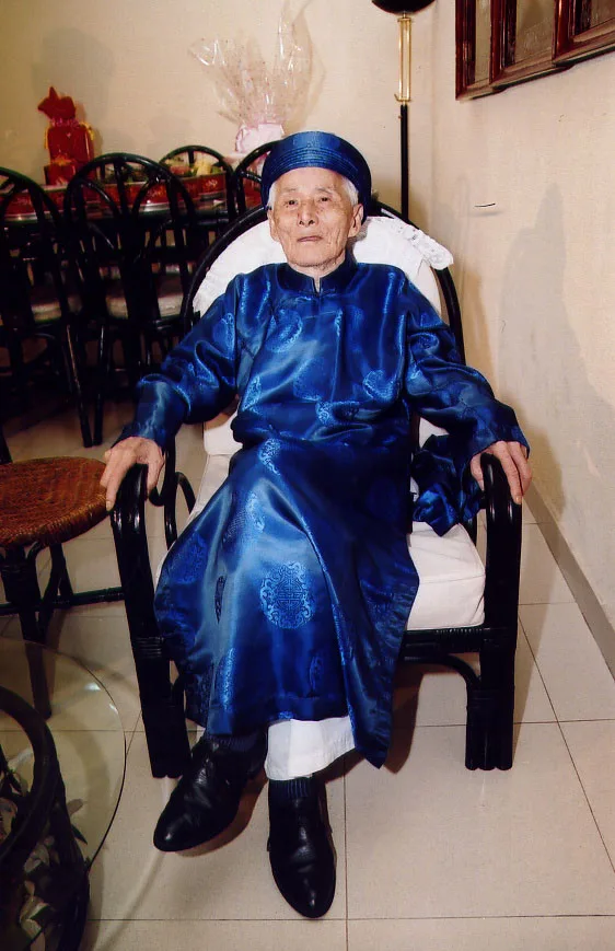 Ảnh Toan Ánh cùng gia đình trong đám cưới năm 2004